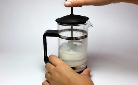 درست کردن کف از شیر